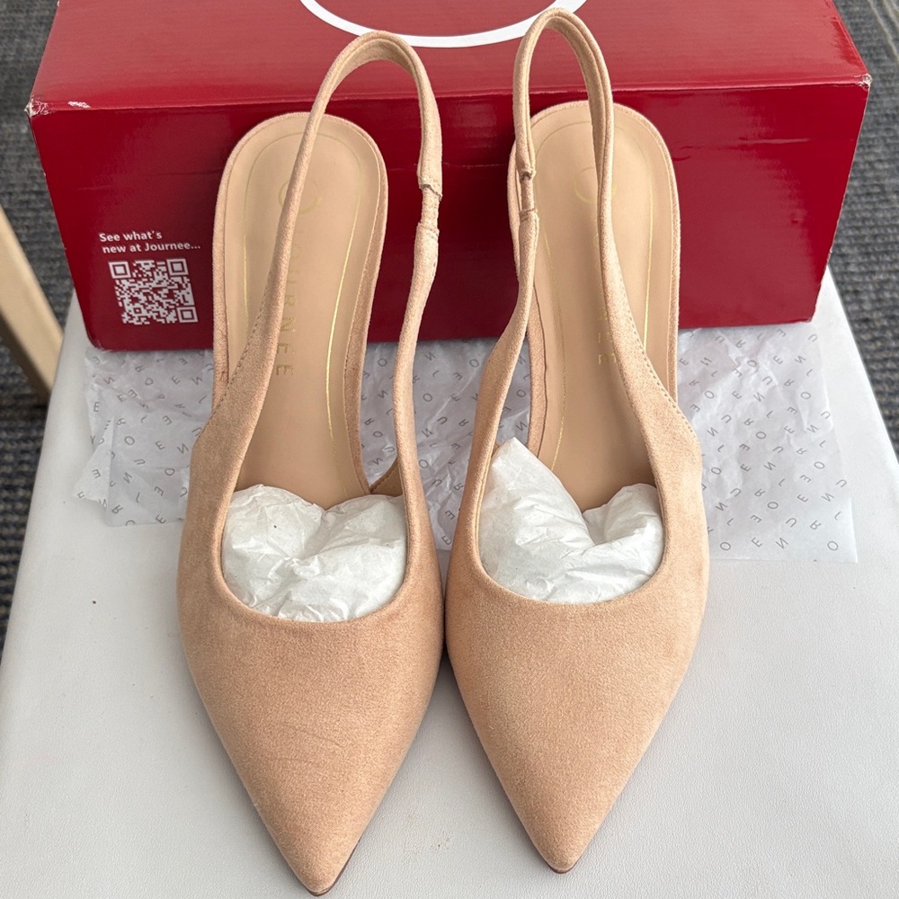 Journee Collection Elenney Pumps
